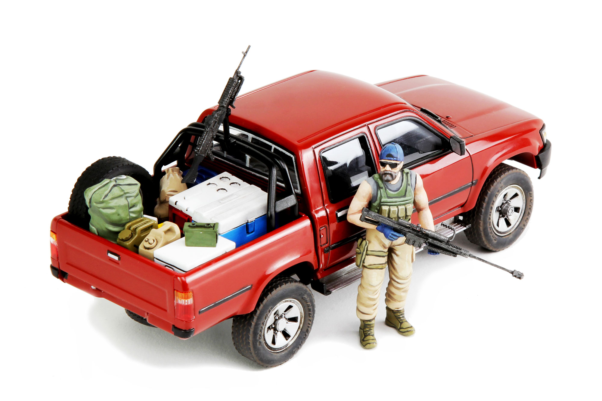 Meng Model VS002 Pick Up with Equipment - Image 5